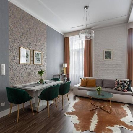 Chic, Captivating Space Near Opera House Будапеща Екстериор снимка