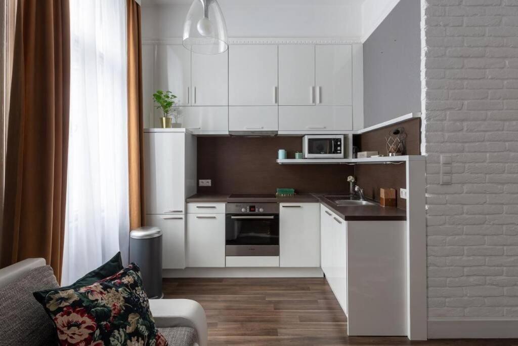 Chic, Captivating Space Near Opera House Будапеща Екстериор снимка